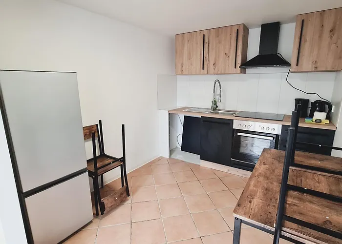 아파트 Boardinghouse 46 *